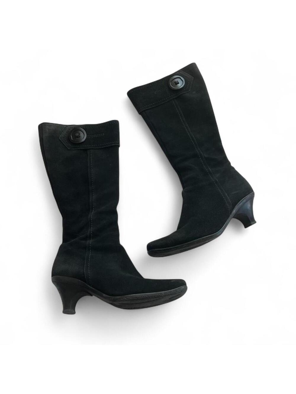 Le Canadian Y2K Vintage Luxury Village Black Knee High Button Boots